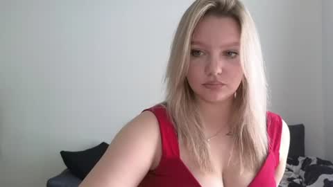 Snapshot of sweety_bettyyy chatting on July 2026 04:06:02 AM Betty online show from July 2026 04:06:02 AM