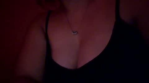 Snapshot of sweety_mia_max chatting on June 2026 04:25:02 AM mia and max online show from June 2026 04:25:02 AM