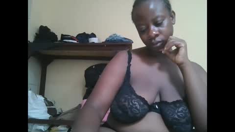 Snapshot of sweetyass25 chatting on November 2025 05:30:02 AM sweetyass25 online show from November 2025 05:30:02 AM