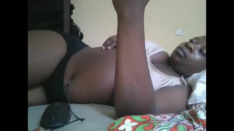 Snapshot of sweetyass25 chatting on November 2025 06:29:02 AM sweetyass25 online show from November 2025 06:29:02 AM