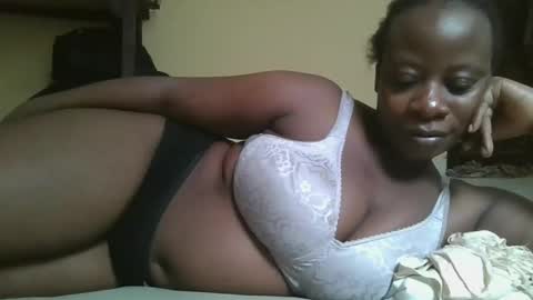 Snapshot of sweetyass25 chatting on November 2025 07:29:02 AM sweetyass25 online show from November 2025 07:29:02 AM