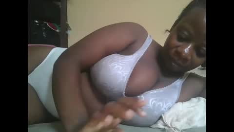 Snapshot of sweetyass25 chatting on December 2025 05:48:01 AM sweetyass25 online show from December 2025 05:48:01 AM