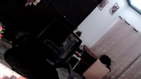 Claire Watson online show from December 2025 10:05:01 PM