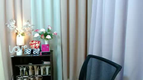 Megan online show from November 2025 04:22:01 AM