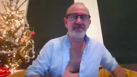 Snapshot of swimmi70 chatting on January 2025 06:29:02 PM swimmi70 online show from January 2025 06:29:02 PM