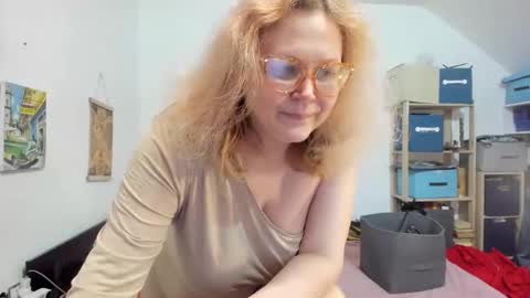 Snapshot of switchlorenx chatting on December 2024 10:12:01 PM switchlorenx online show from December 2024 10:12:01 PM