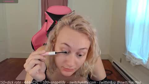 Snapshot of switchykitty chatting on September 2025 07:03:01 PM ashley blayde online show from September 2025 07:03:01 PM