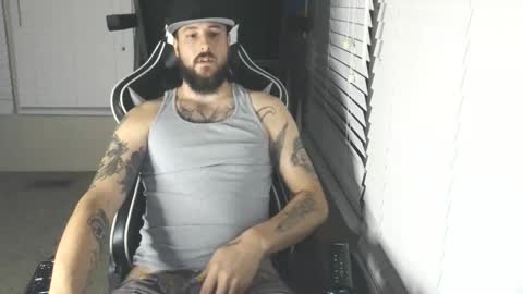 swoozy_ online show from November 2025 01:39:01 AM