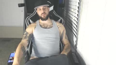 swoozy_ online show from November 2025 01:25:02 AM