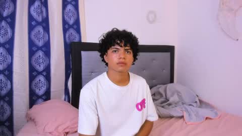 Snapshot of swwet_boy chatting on January 2025 12:28:01 AM swwet_boy online show from January 2025 12:28:01 AM