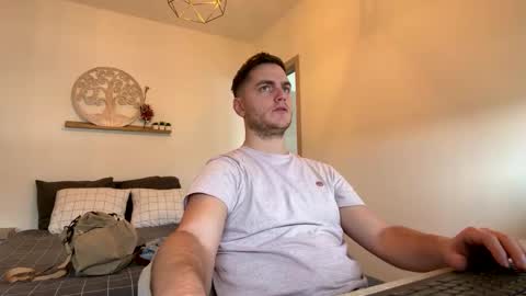 syl092 online show from February 2026 10:54:01 AM