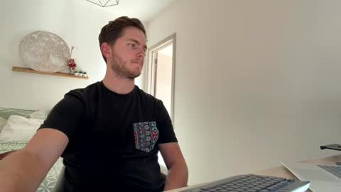 syl092 online show from April 2026 03:34:01 PM