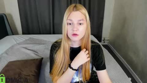 Sylvia online show from October 2025 01:12:02 PM