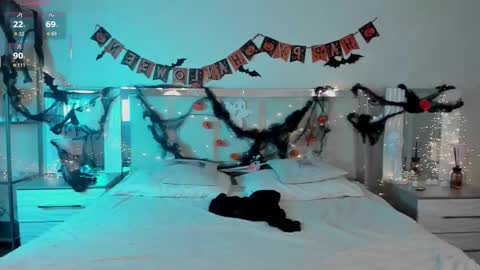 Sylvia online show from October 2025 05:52:02 AM