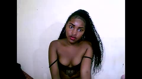 sylviasexy27 online show from December 2024 02:44:01 PM