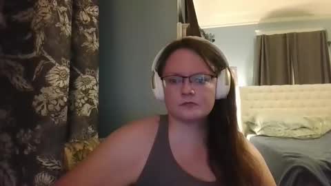 Snapshot of sylviexxxfun chatting on June 2026 02:06:01 AM sylviexxxfun online show from June 2026 02:06:01 AM