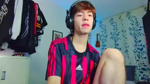 Snapshot of t0n3r chatting on September 2025 12:11:01 AM TONER online show from September 2025 12:11:01 AM