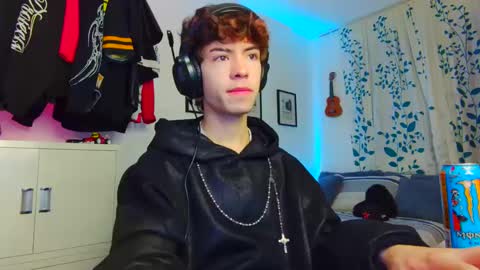 Snapshot of t0n3r chatting on September 2025 12:32:01 AM TONER online show from September 2025 12:32:01 AM