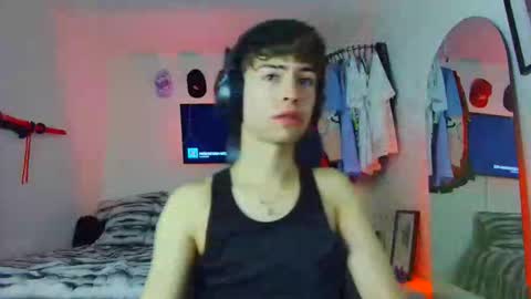 Snapshot of t0n3r chatting on October 2025 03:07:01 AM TONER online show from October 2025 03:07:01 AM