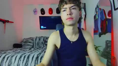 Snapshot of t0n3r chatting on October 2025 01:39:02 AM TONER online show from October 2025 01:39:02 AM