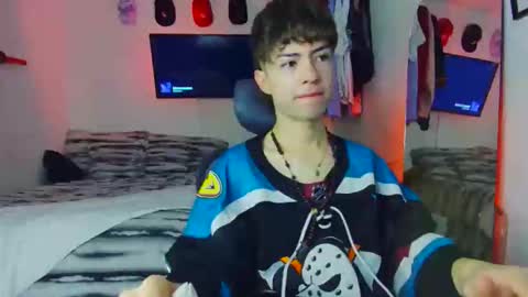 Snapshot of t0n3r chatting on October 2025 02:14:02 AM TONER online show from October 2025 02:14:02 AM