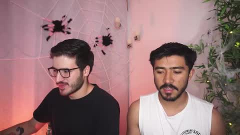 t0ny_wylie online show from October 2025 05:03:01 PM