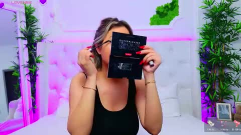 Arianna online show from November 2025 01:55:01 PM