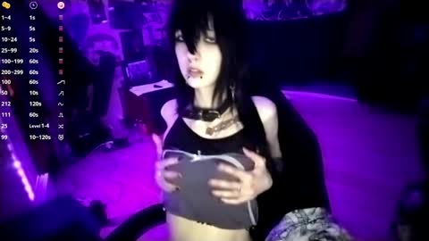 Lina online show from April 2026 07:58:02 PM