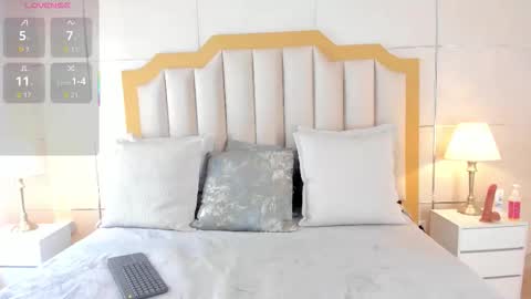 Snapshot of tahliamoreau chatting on December 2025 04:18:02 AM Tahlia Moreau online show from December 2025 04:18:02 AM