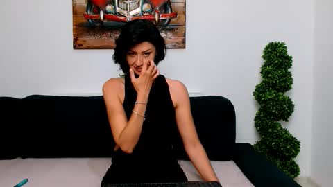 Snapshot of taissa1 chatting on September 2025 09:30:01 PM Taissa1 online show from September 2025 09:30:01 PM