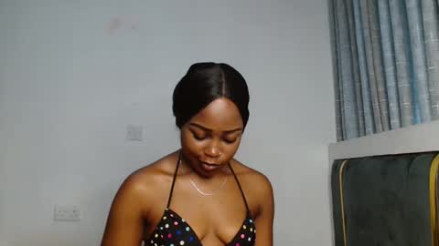 Taisy online show from November 2025 04:34:02 AM