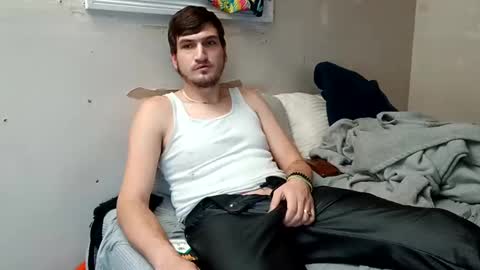 Snapshot of tallerandhandsomer chatting on November 2025 08:20:01 AM tallerandhandsomer online show from November 2025 08:20:01 AM