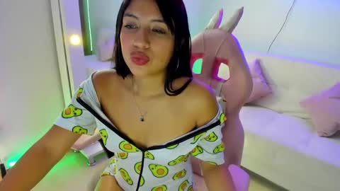 Snapshot of tamara_marquez chatting on February 2025 10:08:02 AM SOFIA online show from February 2025 10:08:02 AM