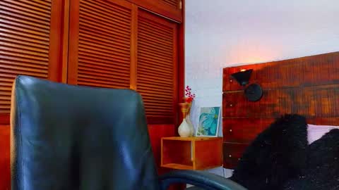    online show from September 2025 05:46:01 PM