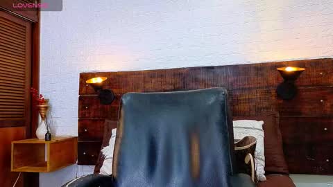    online show from October 2025 12:03:02 PM