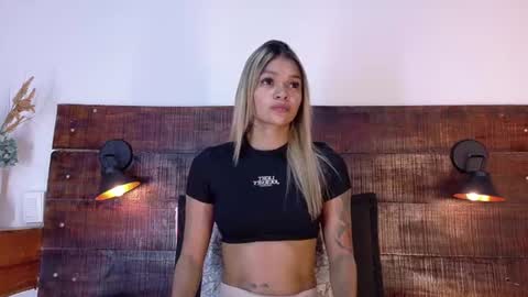 Snapshot of tamara_sanz1 chatting on June 2026 10:49:02 AM online show from June 2026 10:49:02 AM