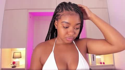 Snapshot of tamarazaki chatting on February 2025 04:48:01 PM Tami online show from February 2025 04:48:01 PM