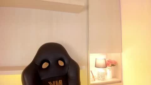 Snapshot of tamarazaki chatting on October 2025 08:18:01 PM Tami online show from October 2025 08:18:01 PM