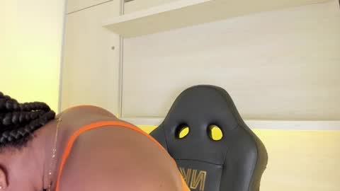 Snapshot of tamarazaki chatting on October 2025 08:49:02 PM Tami online show from October 2025 08:49:02 PM