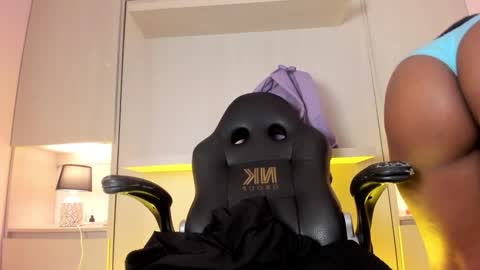 Snapshot of tamarazaki chatting on October 2025 07:36:02 PM Tami online show from October 2025 07:36:02 PM