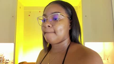 Snapshot of tamarazaki chatting on November 2025 08:53:01 PM Tami online show from November 2025 08:53:01 PM