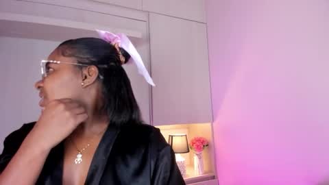 Snapshot of tamarazaki chatting on November 2025 07:49:02 PM Tami online show from November 2025 07:49:02 PM