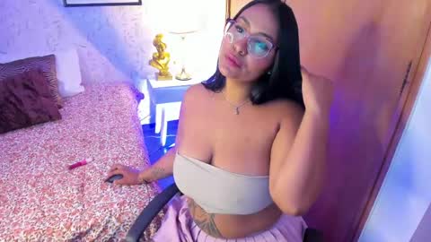 Snapshot of tammara_brm chatting on May 2026 02:45:01 PM Tammara online show from May 2026 02:45:01 PM