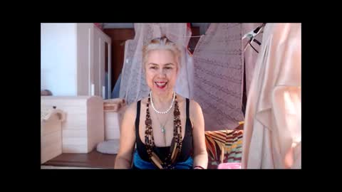 Milena online show from December 2025 07:05:01 AM