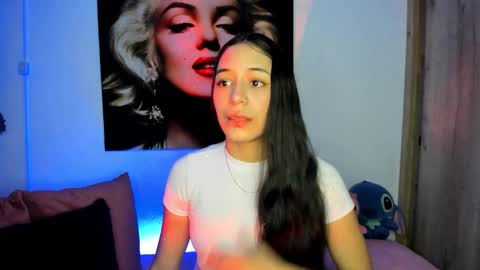 tania06 online show from November 2025 01:18:02 PM