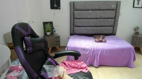 Snapshot of tania_duque chatting on April 2026 05:30:01 PM Tania online show from April 2026 05:30:01 PM