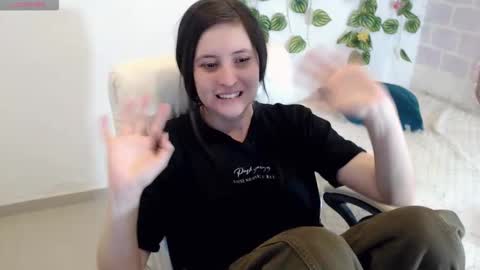 Tania  online show from October 2025 12:06:02 PM