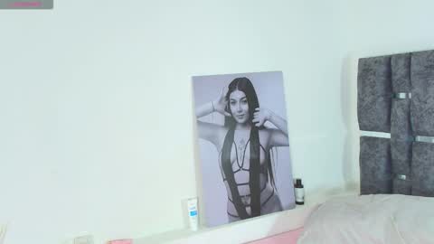 Snapshot of taniamilan chatting on November 2025 11:32:01 AM Tania online show from November 2025 11:32:01 AM