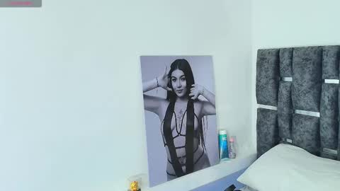 Snapshot of taniamilan chatting on November 2025 11:13:01 AM Tania online show from November 2025 11:13:01 AM