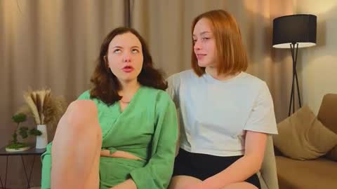 Angela and Victoria online show from November 2025 04:15:02 AM